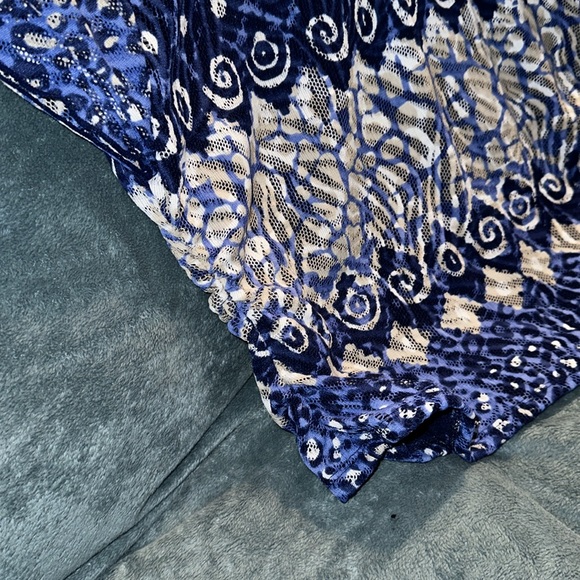 JM collection large blue tan and white stretchy top lined💕 - Picture 5 of 8